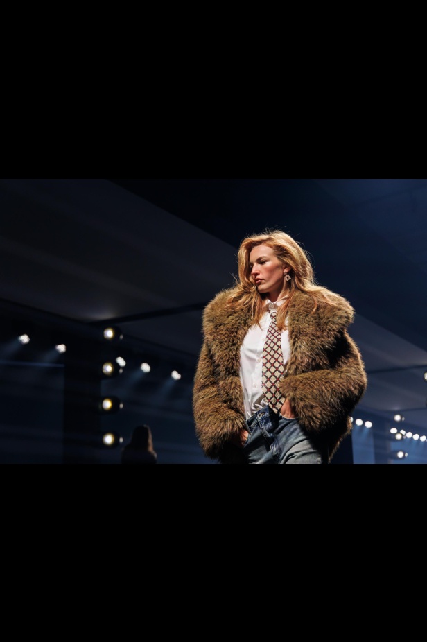 علامة 1886 تقدّم مجموعتها "Capital Affair" في أسبوع الأزياء في الرياض 2025: القوة في الأزياء من منظورٍ جيل المستقبل