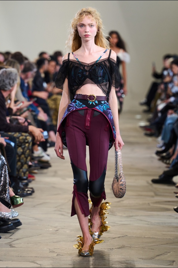 مجموعة Rabanne لربيع وصيف 2026 في باريس