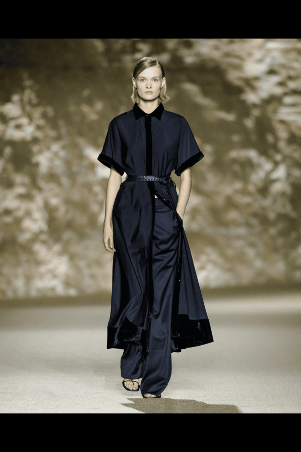 العلامة السعودية Abadia تكتب قصيدة البحر في مجموعة خريف وشتاء 2025 من أسبوع الأزياء في الرياض (فيديو)