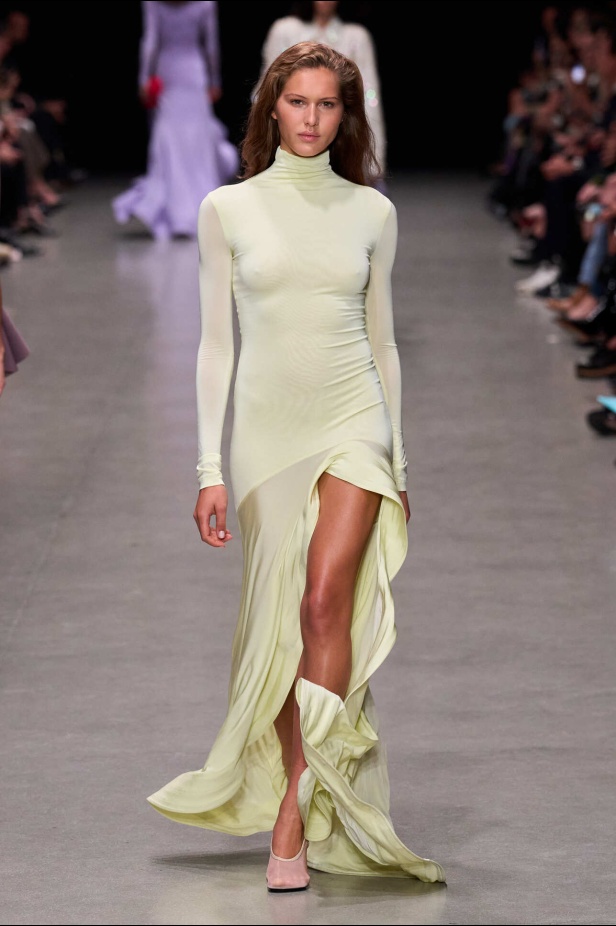 عرض أزياء Stella Mccartney صيف 2026