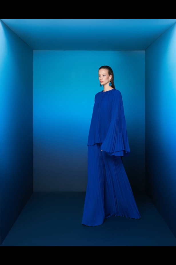 مجموعة طوني ورد لربيع وصيف 2026... تصاميم خالدة تُعيد إحياء أسطورة