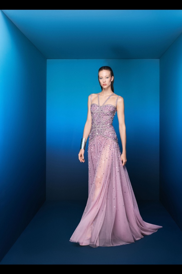 مجموعة طوني ورد لربيع وصيف 2026... تصاميم خالدة تُعيد إحياء أسطورة