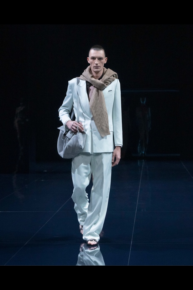 مجموعة توم فورد لربيع 2026 بين الجرأة والشاعرية