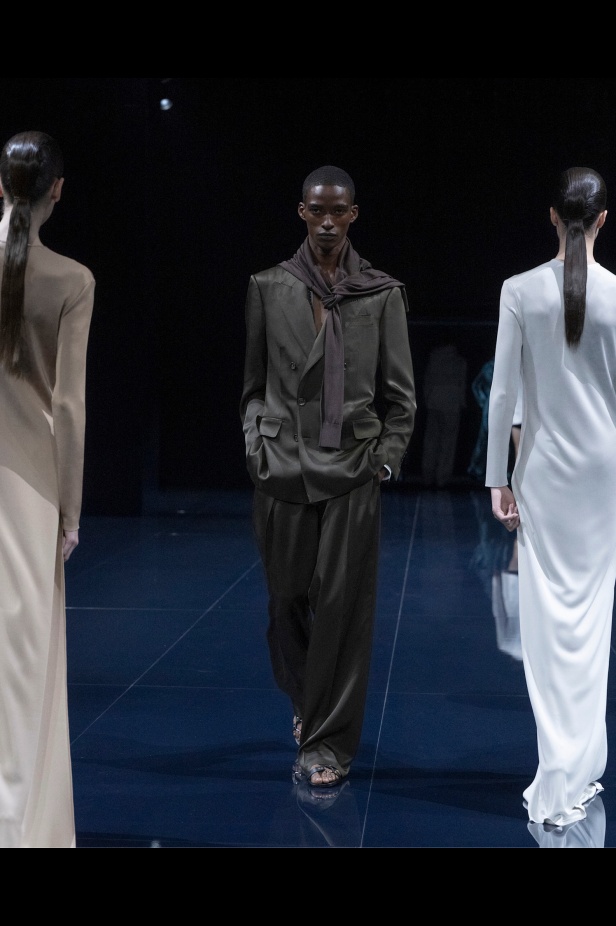 مجموعة توم فورد لربيع 2026 بين الجرأة والشاعرية