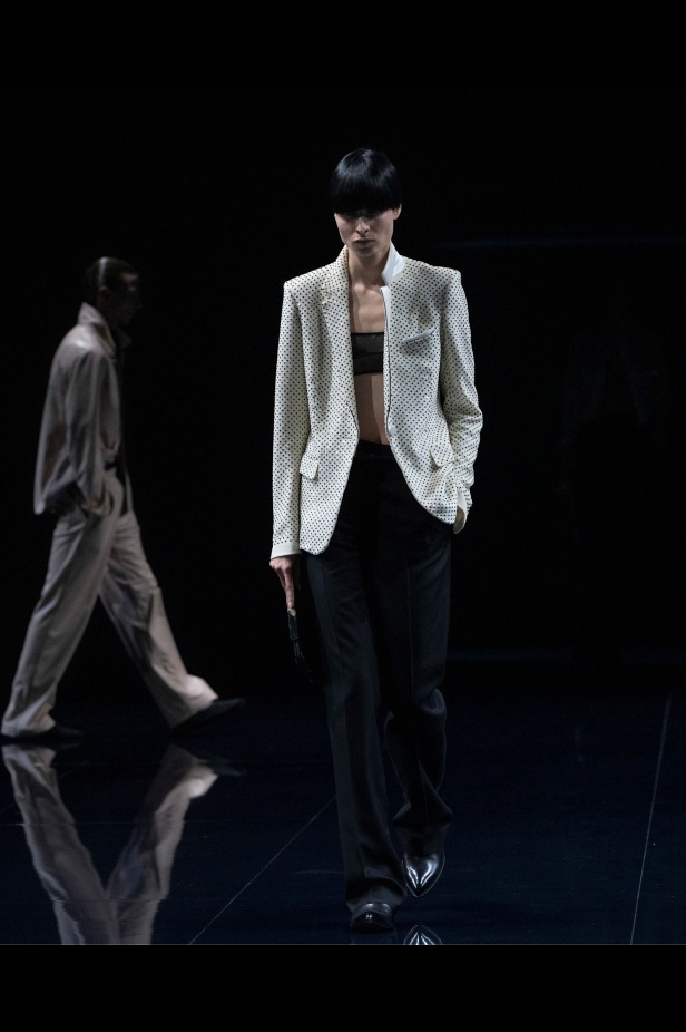 مجموعة توم فورد لربيع 2026 بين الجرأة والشاعرية