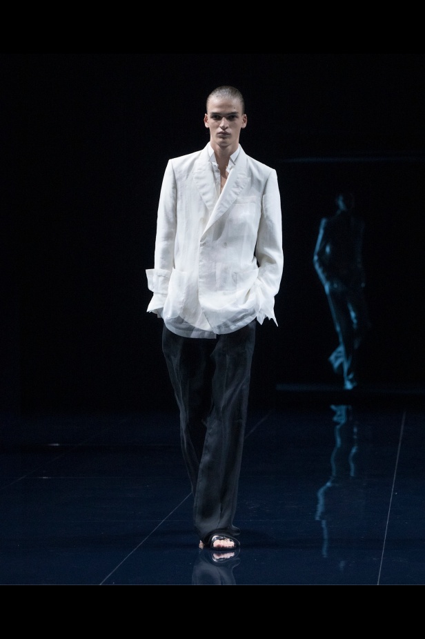 مجموعة توم فورد لربيع 2026 بين الجرأة والشاعرية