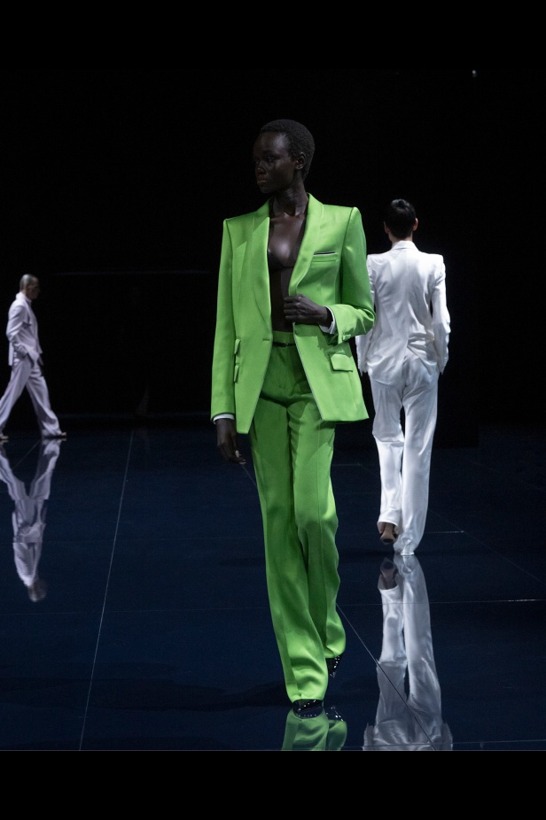 مجموعة توم فورد لربيع 2026 بين الجرأة والشاعرية