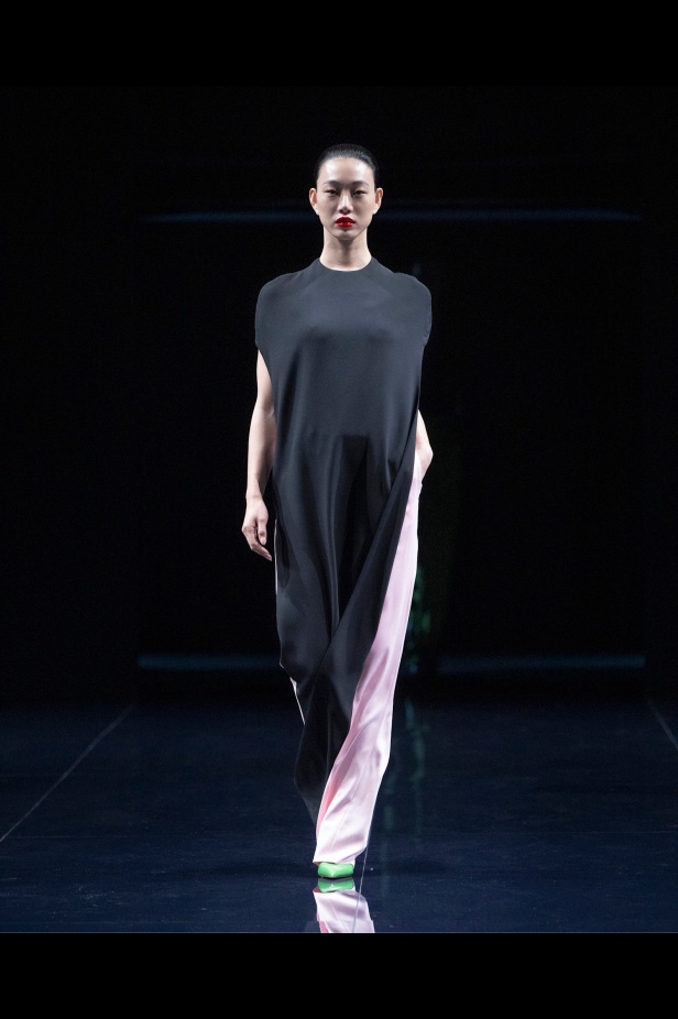 مجموعة توم فورد لربيع 2026 بين الجرأة والشاعرية