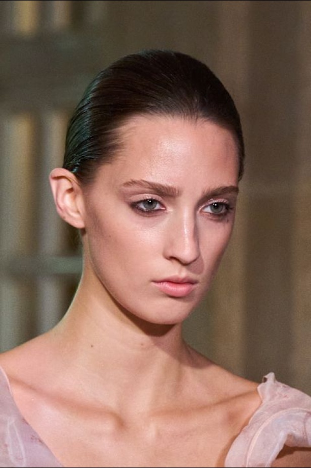 مجموعة فيكتوريا بيكهام لموسم ربيع وصيف 2026