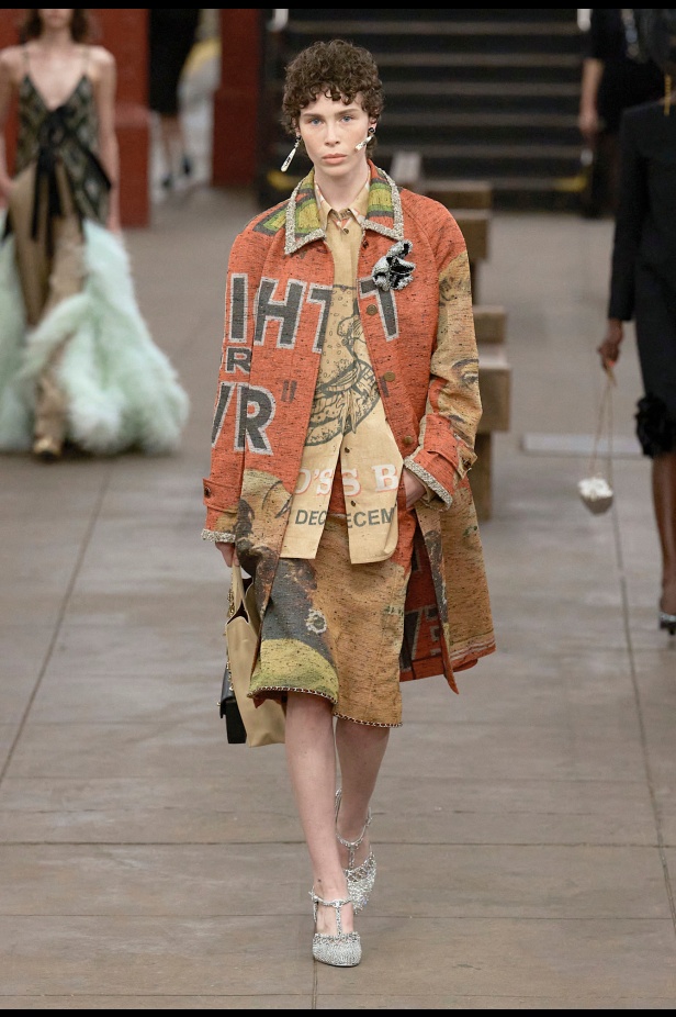 شانيل تكشف عن مجموعة Métiers d'art لعام 2026... الأناقة تلتقي بالصخب في مترو نيويورك 