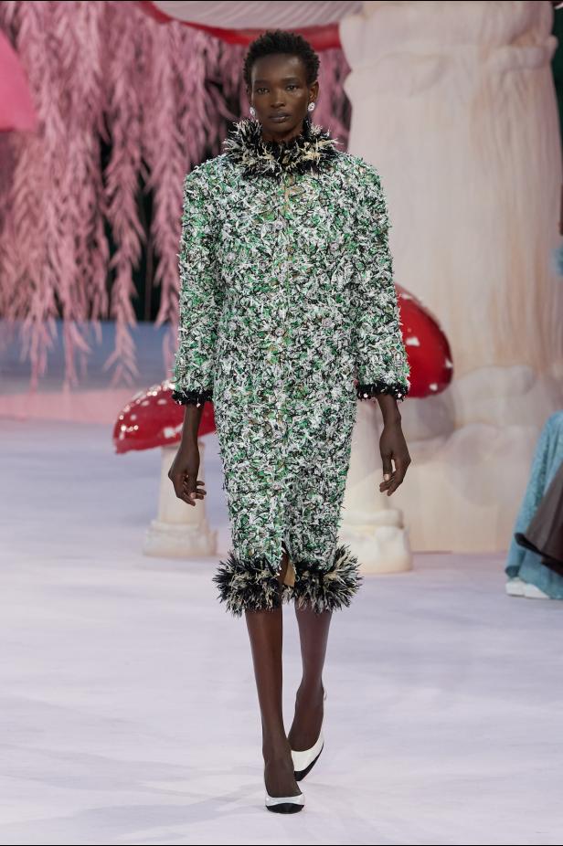 مجموعة "ماثيو بلازي" الأولى للكوتور مع شانيل.. حكاية خيالية ساحرة في عالم الموضة