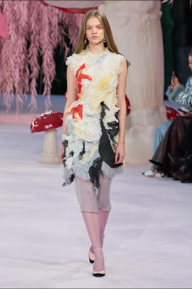 مجموعة "ماثيو بلازي" الأولى للكوتور مع شانيل.. حكاية خيالية ساحرة في عالم الموضة