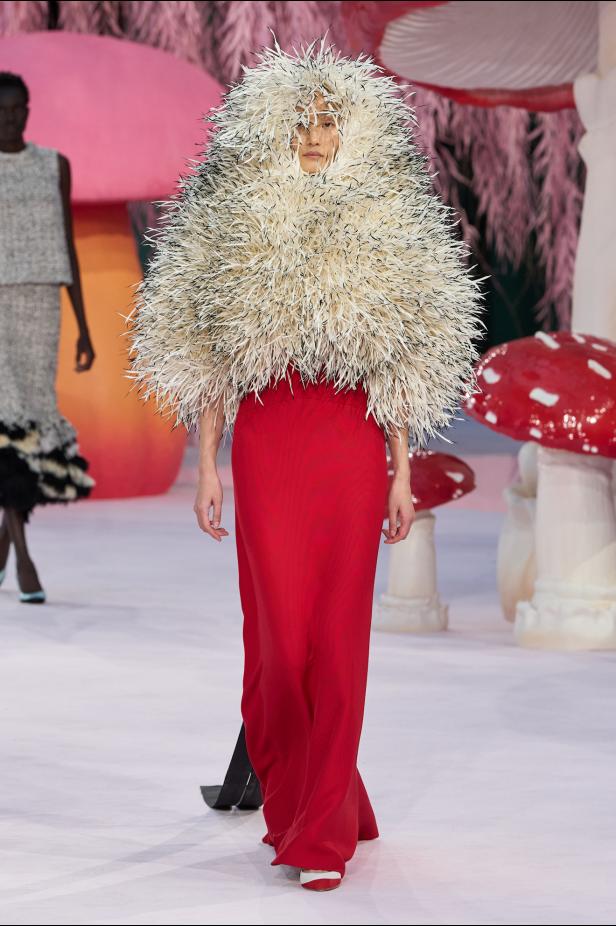 مجموعة "ماثيو بلازي" الأولى للكوتور مع شانيل.. حكاية خيالية ساحرة في عالم الموضة