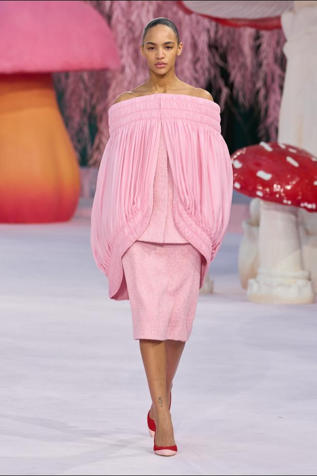 مجموعة "ماثيو بلازي" الأولى للكوتور مع شانيل.. حكاية خيالية ساحرة في عالم الموضة