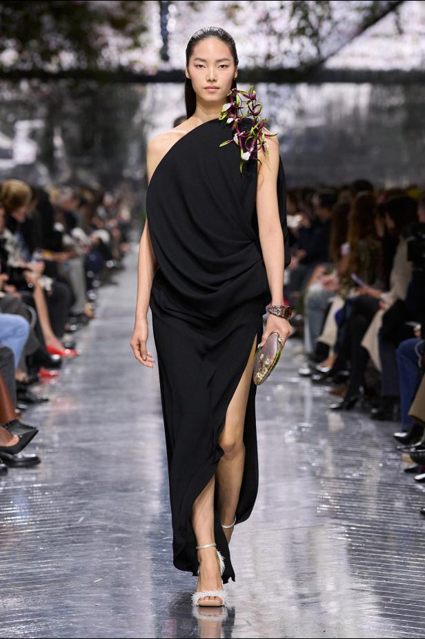 مجموعة ديور للأزياء الراقية لربيع وصيف 2026