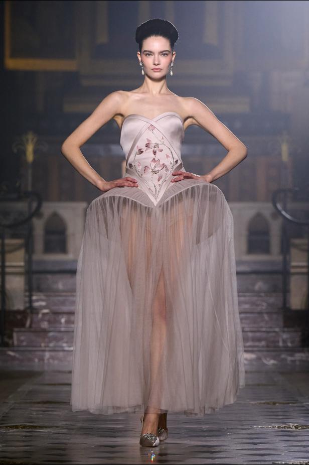 مجموعة George Hobeika للأزياء الراقية لربيع وصيف 2026