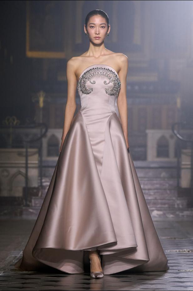 مجموعة George Hobeika للأزياء الراقية لربيع وصيف 2026