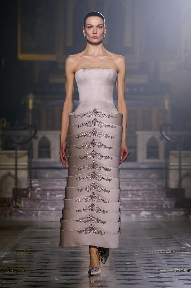 مجموعة George Hobeika للأزياء الراقية لربيع وصيف 2026