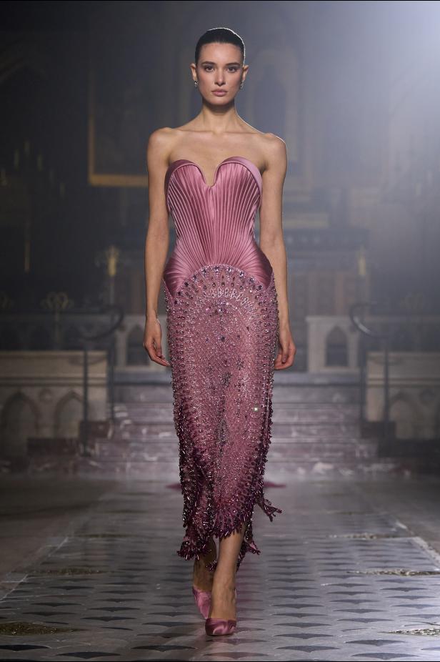 مجموعة George Hobeika للأزياء الراقية لربيع وصيف 2026