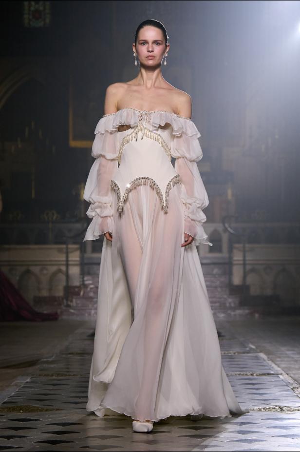 مجموعة George Hobeika للأزياء الراقية لربيع وصيف 2026