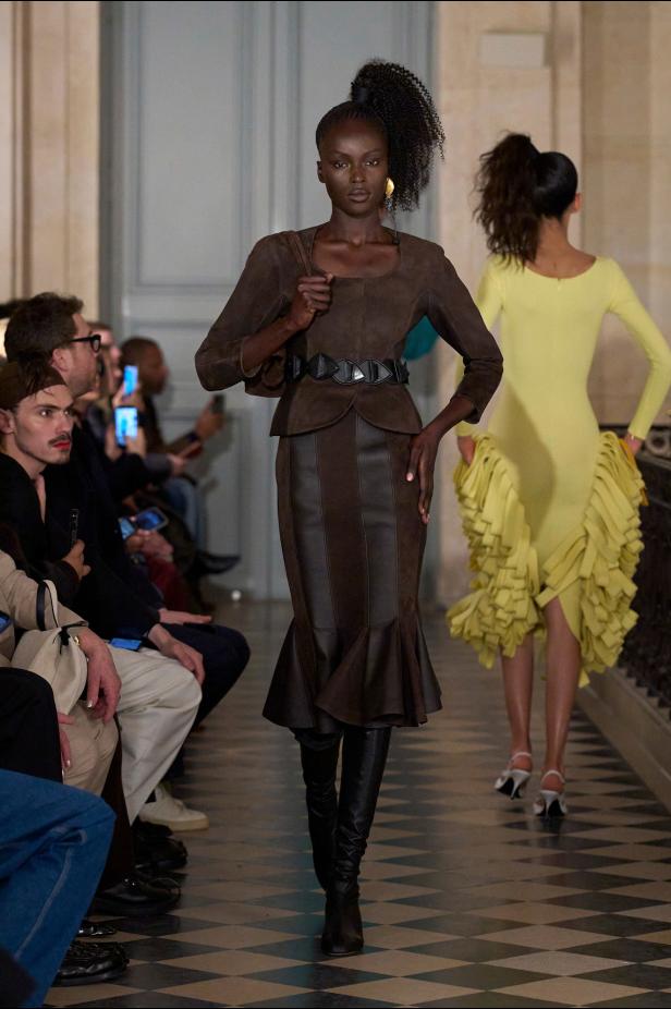 مجموعة Jacquemus لخريف وشتاء 2026 تعيد صياغة مرح الثمانينيات بأسلوب مميّز