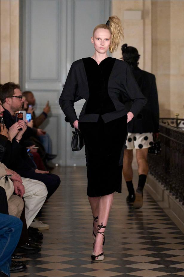 مجموعة Jacquemus لخريف وشتاء 2026 تعيد صياغة مرح الثمانينيات بأسلوب مميّز