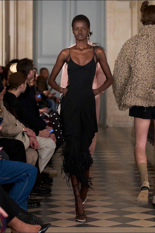 مجموعة Jacquemus لخريف وشتاء 2026 تعيد صياغة مرح الثمانينيات بأسلوب مميّز