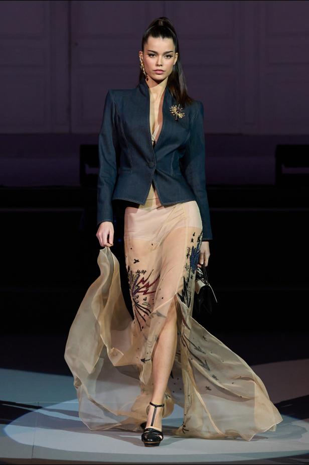 عرض أزياء مجموعة Julien Fournie لربيع وصيف 2026