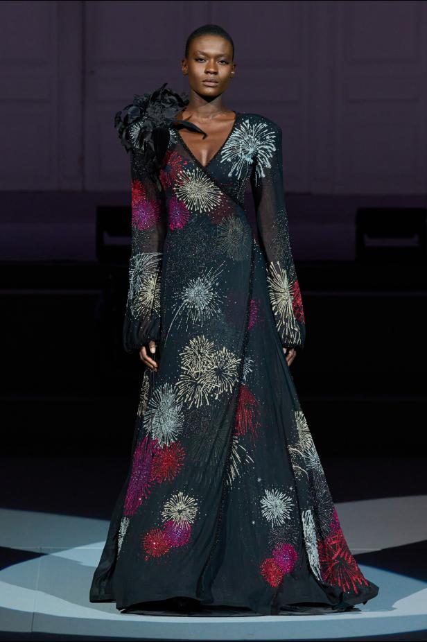 عرض أزياء مجموعة Julien Fournie لربيع وصيف 2026