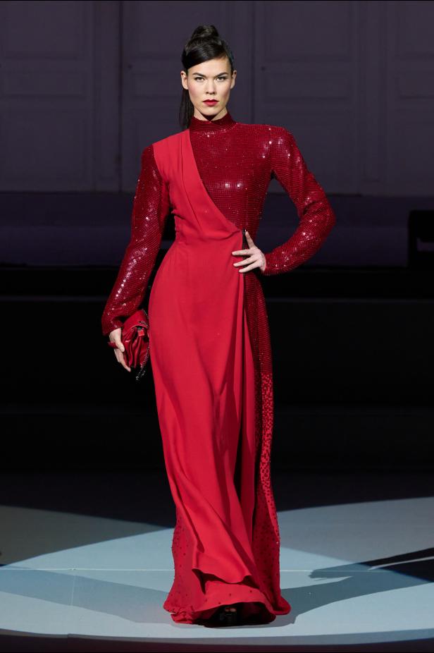 عرض أزياء مجموعة Julien Fournie لربيع وصيف 2026