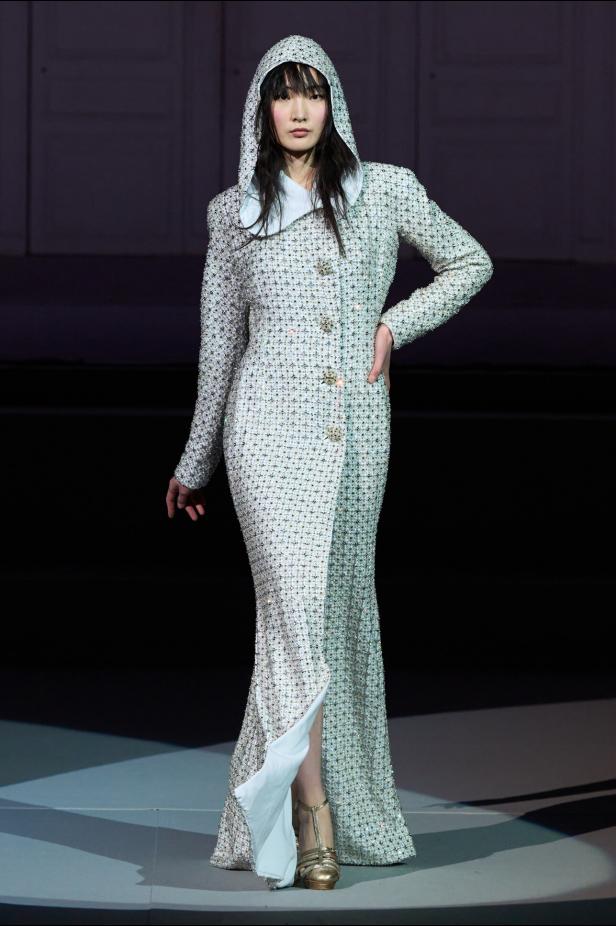 عرض أزياء مجموعة Julien Fournie لربيع وصيف 2026