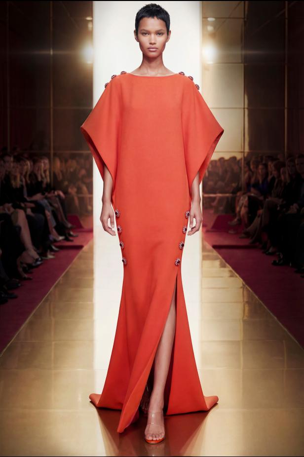 مجموعة Alexis Mabille للأزياء الراقية.. باقة من التصاميم الراقية بالألوان النابضة!