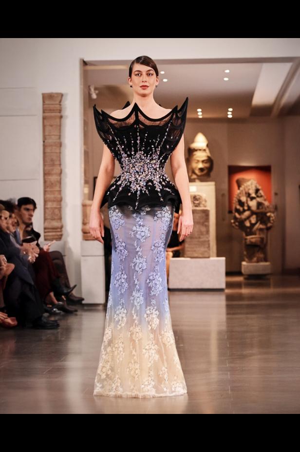 مجموعة المصممة منال عجّاج للأزياء الراقية لربيع وصيف 2026.. أنوثة المشرق وسحر الضوء 
