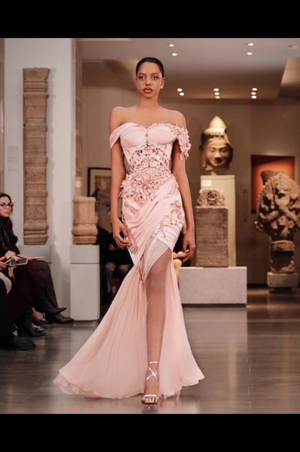 مجموعة المصممة منال عجّاج للأزياء الراقية لربيع وصيف 2026.. أنوثة المشرق وسحر الضوء 