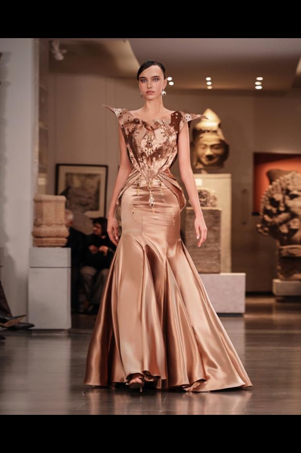 مجموعة المصممة منال عجّاج للأزياء الراقية لربيع وصيف 2026.. أنوثة المشرق وسحر الضوء 