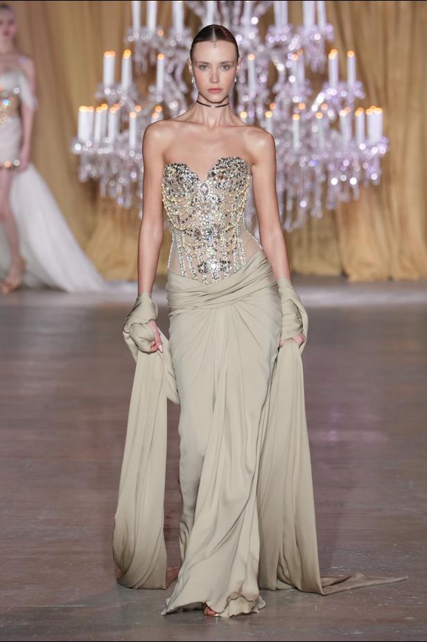 مجموعة زهير مراد تحاكي رقي المرأة في باريس