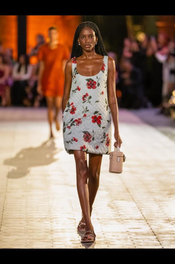 احتفالية الـ 60 عاماً لأوسكار دي لا رينتا... رحلة عاطفية إلى الجذور الدومينيكية