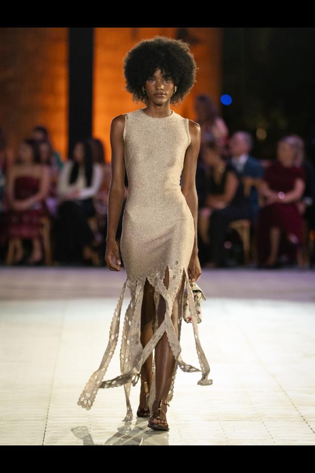 احتفالية الـ 60 عاماً لأوسكار دي لا رينتا... رحلة عاطفية إلى الجذور الدومينيكية