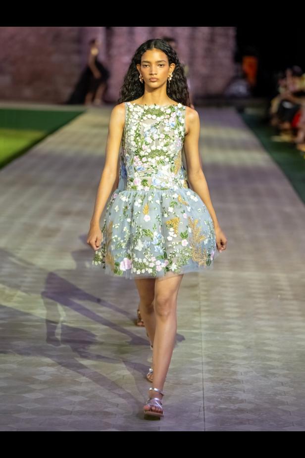 احتفالية الـ 60 عاماً لأوسكار دي لا رينتا... رحلة عاطفية إلى الجذور الدومينيكية