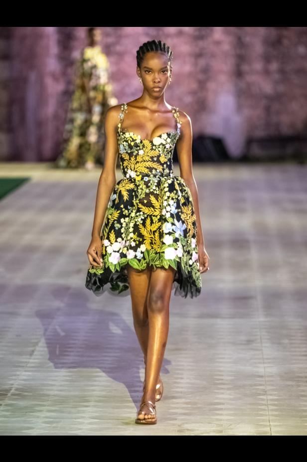 احتفالية الـ 60 عاماً لأوسكار دي لا رينتا... رحلة عاطفية إلى الجذور الدومينيكية