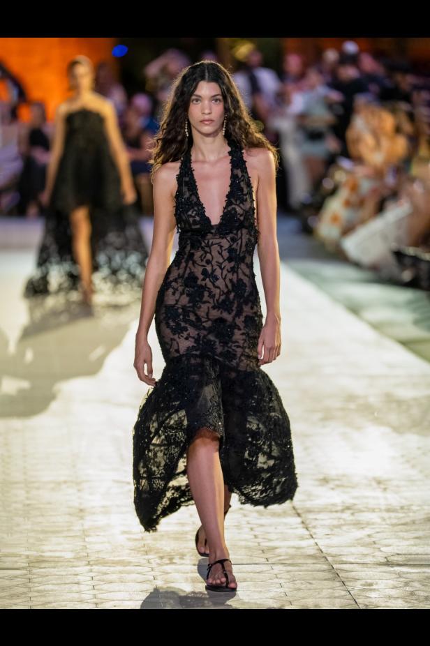 احتفالية الـ 60 عاماً لأوسكار دي لا رينتا... رحلة عاطفية إلى الجذور الدومينيكية