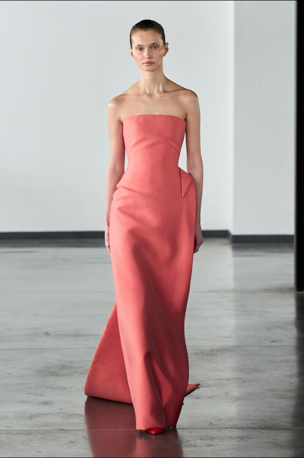 مجموعة رامي العلي للأزياء الراقية لربيع 2026... حوار بين الحركة والأنوثة العصرية