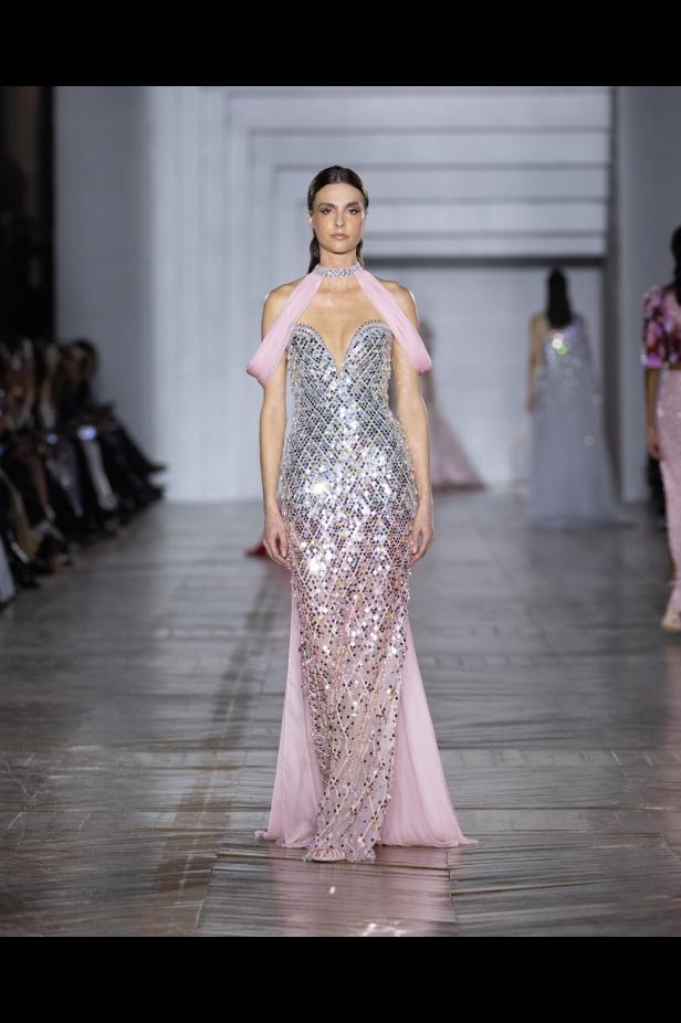 مجموعة طوني ورد للأزياء الراقية... عندما يرتدي الضوء أزياءً راقية