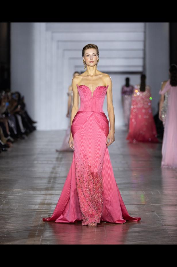 مجموعة طوني ورد للأزياء الراقية... عندما يرتدي الضوء أزياءً راقية