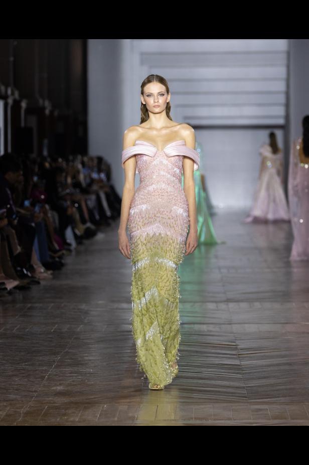 مجموعة طوني ورد للأزياء الراقية... عندما يرتدي الضوء أزياءً راقية