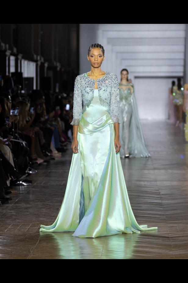 مجموعة طوني ورد للأزياء الراقية... عندما يرتدي الضوء أزياءً راقية