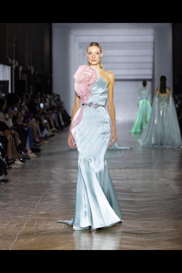 مجموعة طوني ورد للأزياء الراقية... عندما يرتدي الضوء أزياءً راقية