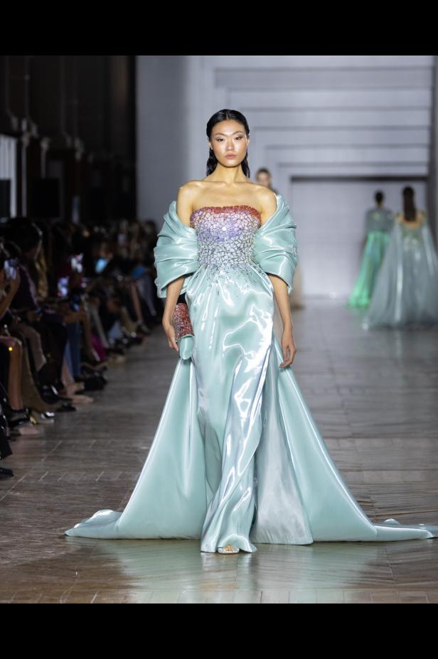 مجموعة طوني ورد للأزياء الراقية... عندما يرتدي الضوء أزياءً راقية