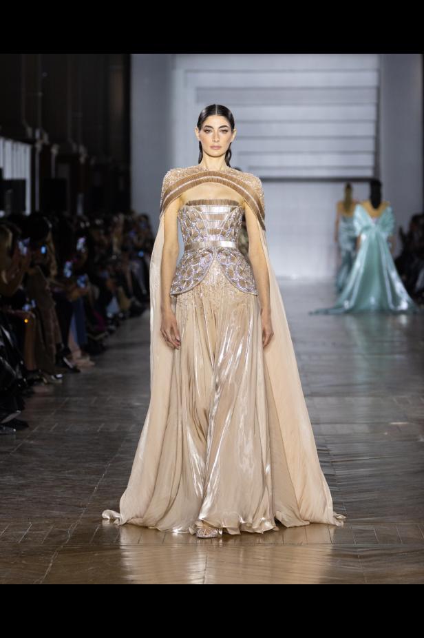 مجموعة طوني ورد للأزياء الراقية... عندما يرتدي الضوء أزياءً راقية