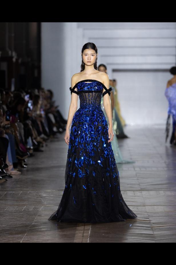 مجموعة طوني ورد للأزياء الراقية... عندما يرتدي الضوء أزياءً راقية